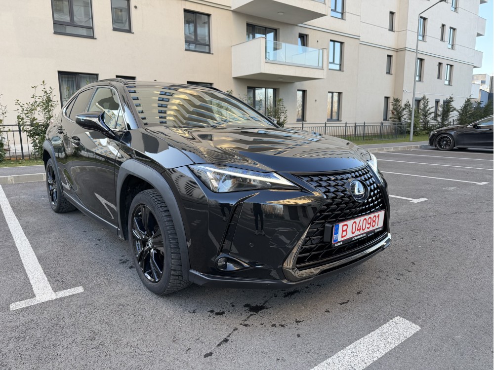 Lexus UX 250h Luxury Full Hybrid- 2022 - 48.000 km