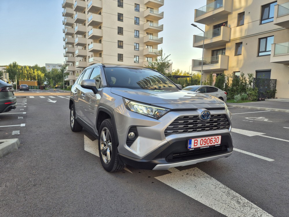 Toyota RAV4 Full Hybrid – 2020 – 86.000 km Toyota RAV4 Full Hybrid – 2020 – 86.000 km